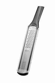 Fein- und Grobreibe RAFINO aus seitlicher Perspektive mit ergonomischem Griff und scharfen Klingen.