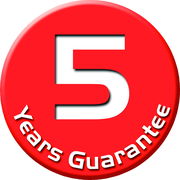 Rotes Abzeichen mit der Aufschrift '5 Years Guarantee' in weißer Schrift, Vorderansicht