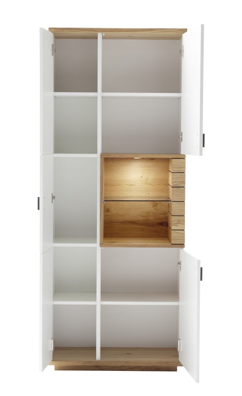 Frontale Ansicht eines Highboards mit offenen Türen, weißen Fächern und einem beleuchteten Holzfach in der Mitte.