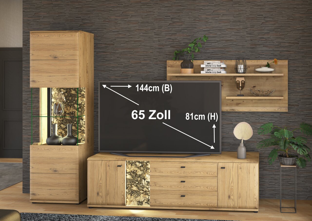 Cantus Wandkombination CALMERA Frontale Ansicht der Cantus Wandkombination CALMERA mit Holzoptik, bestehend aus einem hohen Schrank, einem TV-Board mit 65 Zoll Fernseher und einem Wandregal, dekoriert mit Pflanzen und Büchern.