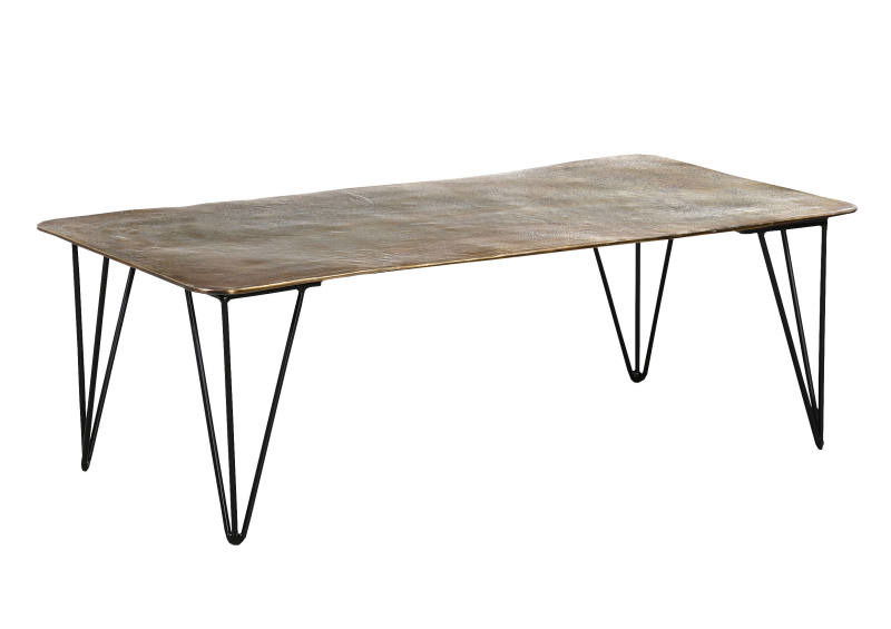 Rechteckiger Couchtisch mit Metallbeinen und einer glatten, flachen Tischplatte aus Holz, seitliche Perspektive