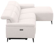 Helle Longchairkombination aus Stoff, seitliche Perspektive mit sichtbarem Bedienfeld an der Armlehne.