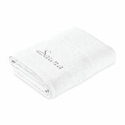 Gefaltetes weißes Saunatuch mit gesticktem Schriftzug 'Sauna', seitliche Perspektive