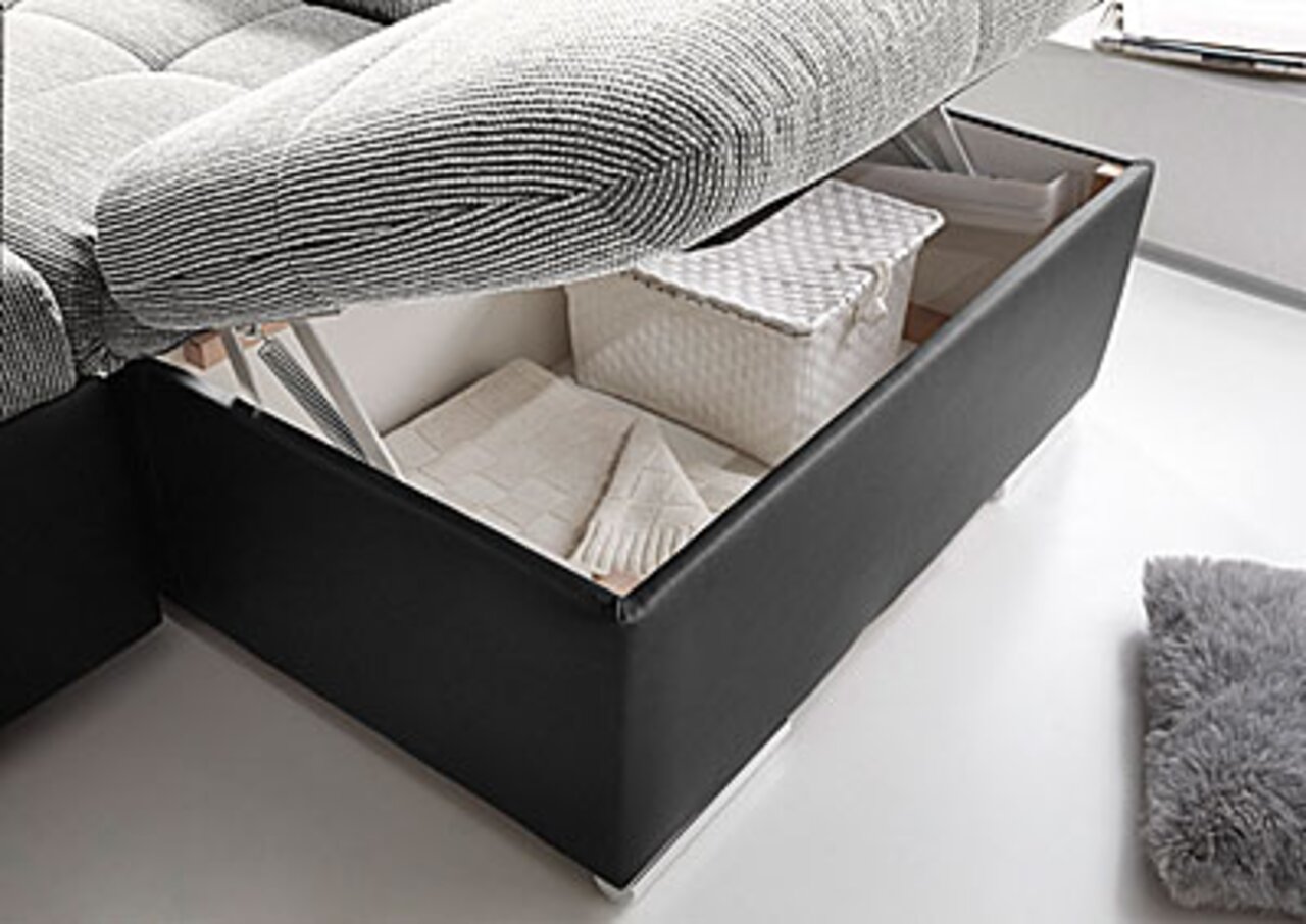 Rundecke mit geöffnetem Stauraum, seitliche Perspektive