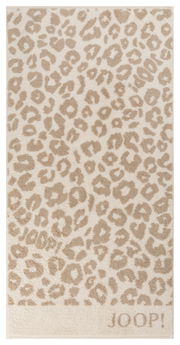 Beiges Handtuch mit Leopardenmuster und JOOP! Logo, Draufsicht
