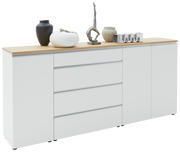 Weißes XL-Sideboard 225 mit Holzplatte, vier Schubladen und zwei Türen, dekoriert mit Vasen und Skulpturen, seitliche Perspektive