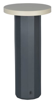 Moderne Akku-Tischleuchte mit zylindrischem Sockel und flachem, rundem Schirm, frontal abgebildet.