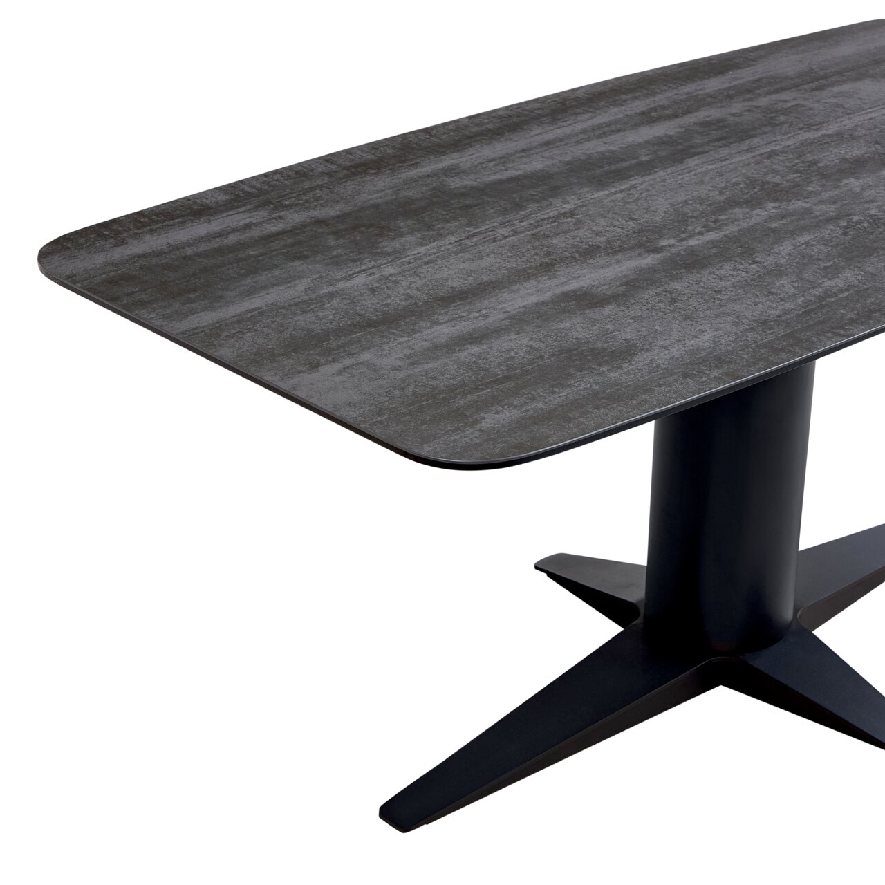 Moderne eettafel met een rechthoekig, donker tafelblad en een centrale poot, gezien vanaf de zijkant
