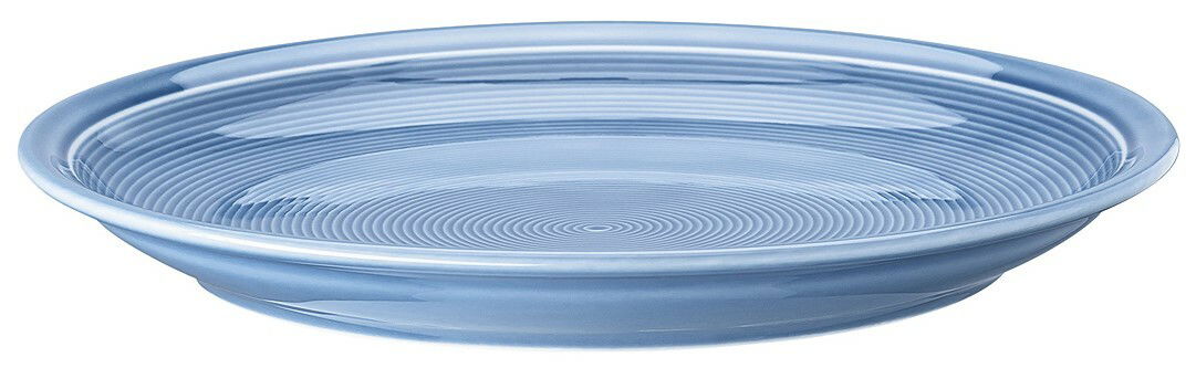 Blauer Speiseteller mit gerilltem Design, seitliche Perspektive