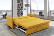 Gelbes Funktionssofa 160 in ausgezogener Bettposition, seitliche Perspektive in modernem Wohnzimmer
