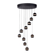 Zwarte hanglamp met meerdere lampen, voorzien van een ronde plafondplaat en meerdere bolvormige kappen aan kabels van verschillende lengtes; vooraanzicht, licht van onderaf