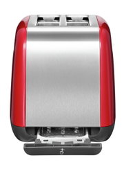 Rood-zilveren broodrooster met twee sleuven van KitchenAid, vooraanzicht met uittrekbare kruimellade.