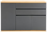 Frontale Ansicht einer modernen Kommode mit grauen Türen und Schubladen, sowie einer Holzoberfläche.