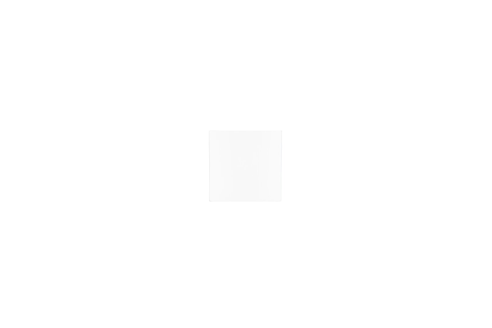 Weißes quadratisches Produkt/Panel auf weißem Hintergrund, frontale Ansicht