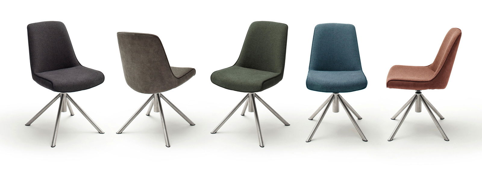 Fünf moderne Stühle der Serie RIALTO in verschiedenen Farben, mit drehbaren Metallbeinen, aus seitlicher Perspektive fotografiert.