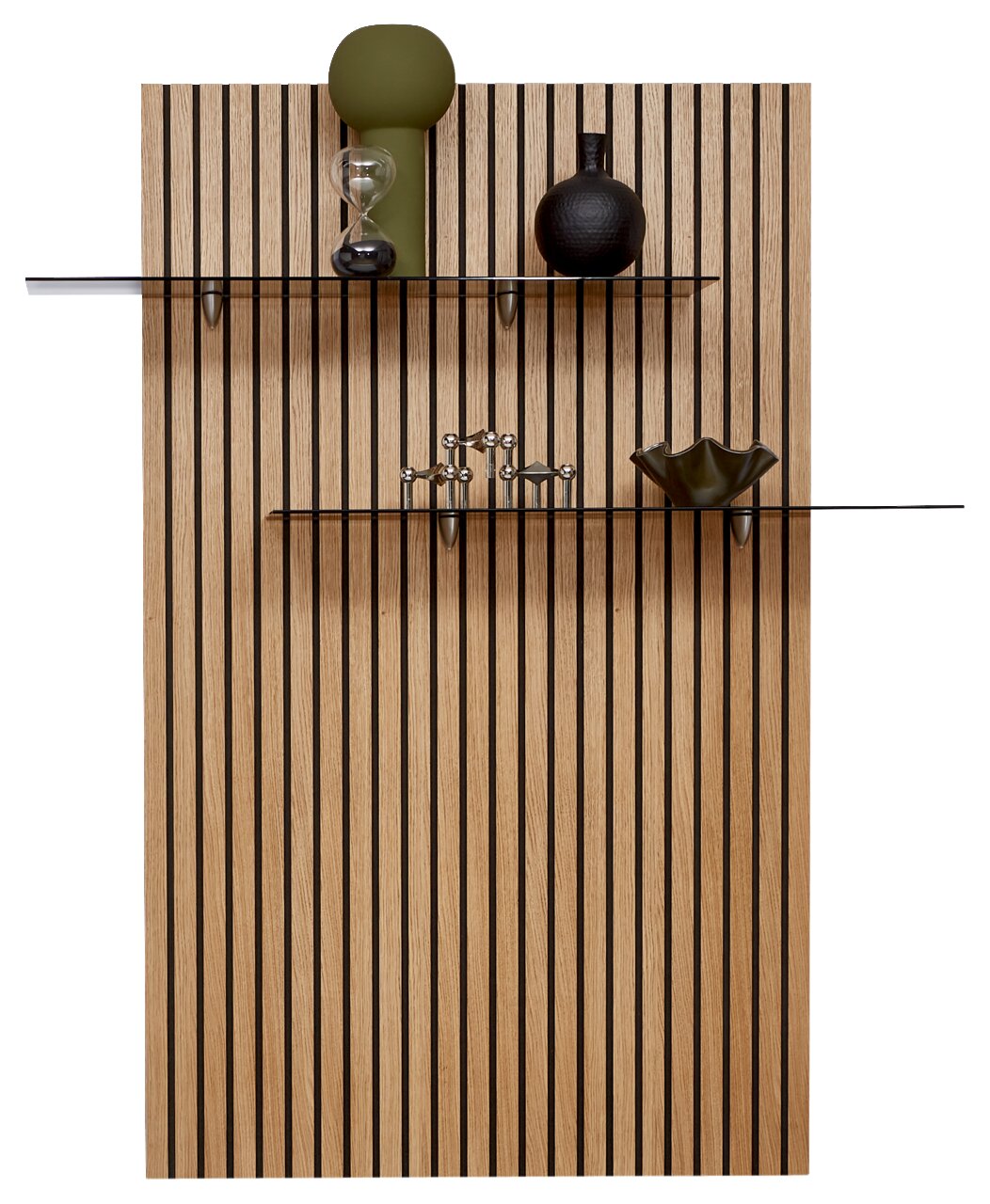 Dieter Knoll Aufsatzpaneel RIANI Holzvertäfeltes Aufsatzpaneel mit zwei Glasregalen, dekoriert mit Vasen und einer Sanduhr, frontale Ansicht
