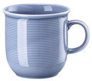 Großer blauer Becher mit Henkel, seitliche Perspektive