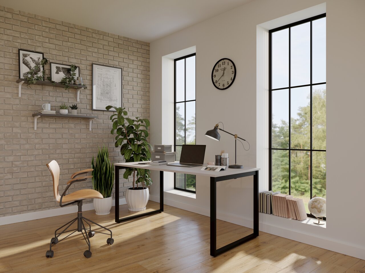Modernes Homeoffice mit weißem Schreibtisch und schwarzem Metallgestell, Schreibtischlampe, Laptop, Rollstuhl und Pflanzen vor Ziegelwand und großen Fenstern, Perspektive: leicht schräg von vorne aus Augenhöhe.