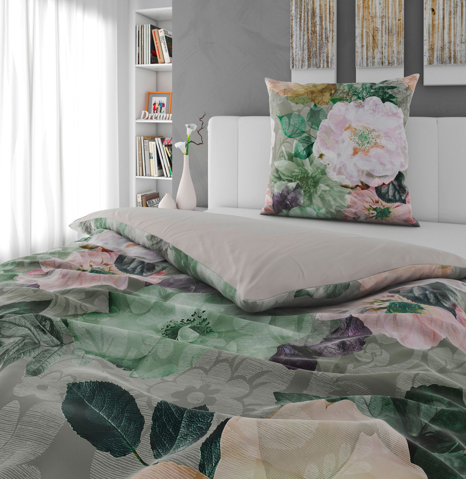 Wendebettwäsche mit floralem Muster in einem modernen Schlafzimmer, Perspektive von der Seite des Bettes.