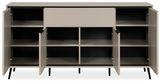 Frontale Ansicht eines Sideboards mit offenen Türen und Fächern, modernes Design in neutralen Farben.