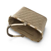 Carrybag Rhombus Olive aus schräger Perspektive, zeigt die Innenseite mit Reißverschluss und den stabilen Aluminiumrahmen.