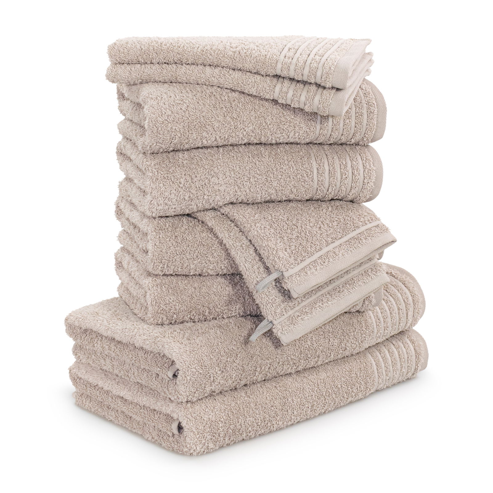 Ein Stapel von beigefarbenen Handtüchern, die in einem 10-teiligen Set arrangiert sind, aus einer seitlichen Perspektive fotografiert.