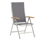 Moderner Klappsessel mit grauem Netzgewebe und Holzarmlehnen, seitliche Perspektive