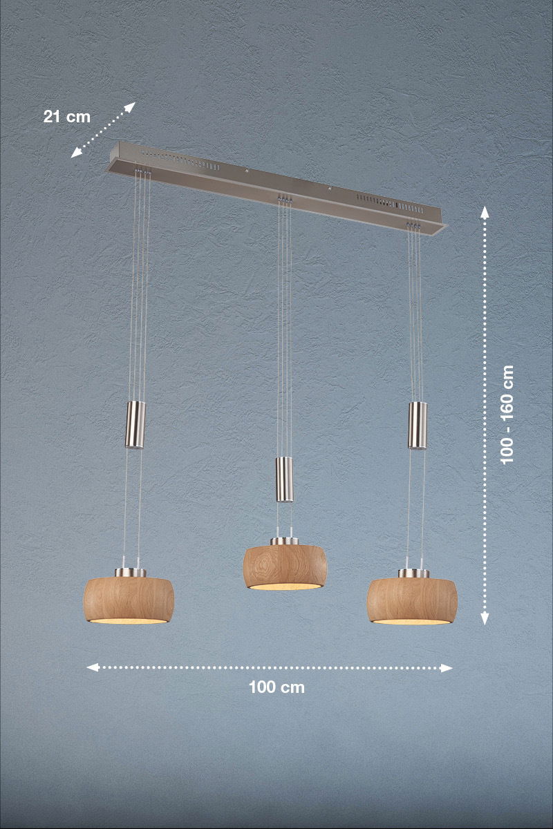 Moderne Pendelleuchte mit drei hängenden Holzlampenschirmen, seitliche Perspektive
