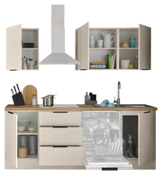 Moderne Küchenzeile in Beige mit Holzarbeitsplatte, Dunstabzugshaube, Spüle und geöffneten Ober- und Unterschränken inklusive offener Spülmaschine, Frontansicht