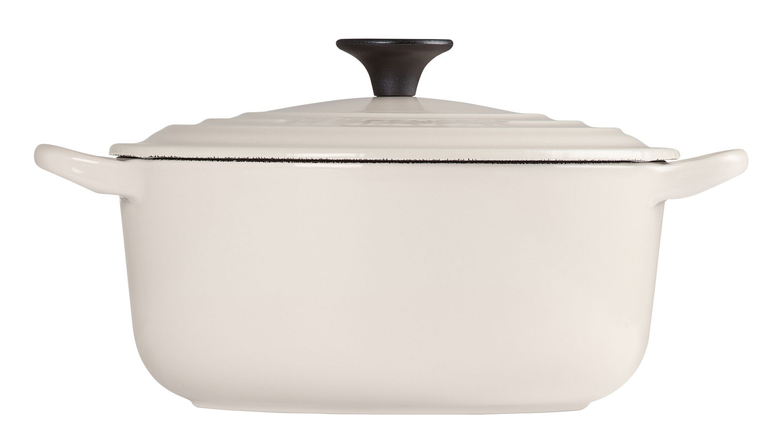 Cremefarbener Bräter mit Deckel, seitliche Perspektive