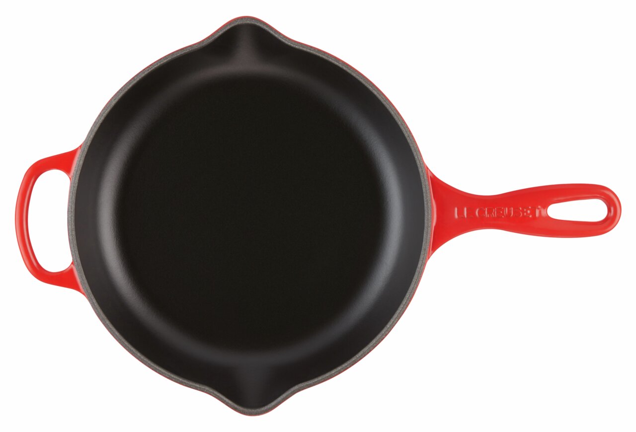 Rote Brat- und Servierpfanne aus Gusseisen mit zwei Griffen, Draufsicht