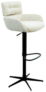 Moderner Barhocker mit gepolsterter Sitzfläche und Rückenlehne in heller Stoffoptik, schwarzem Metallgestell und Fußstütze, seitliche Perspektive.
