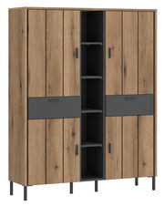 Hohes Highboard aus Holz mit dunklen Akzenten, mehreren Türen und offenen Regalfächern, frontal betrachtet.