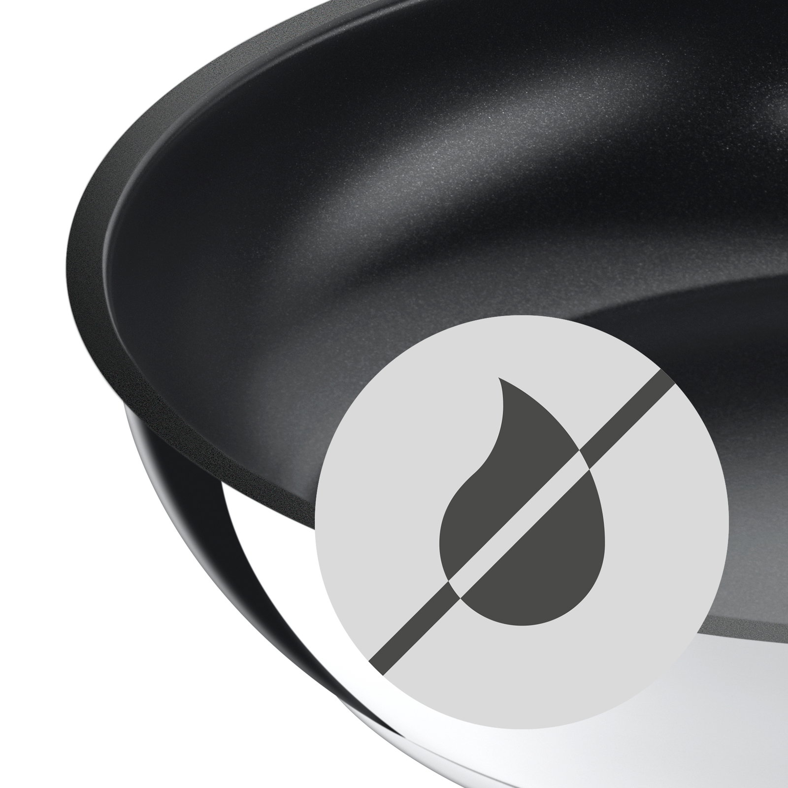 Nahaufnahme einer Pfanne CERADUR PROFI mit Antihaftbeschichtung, seitliche Perspektive.