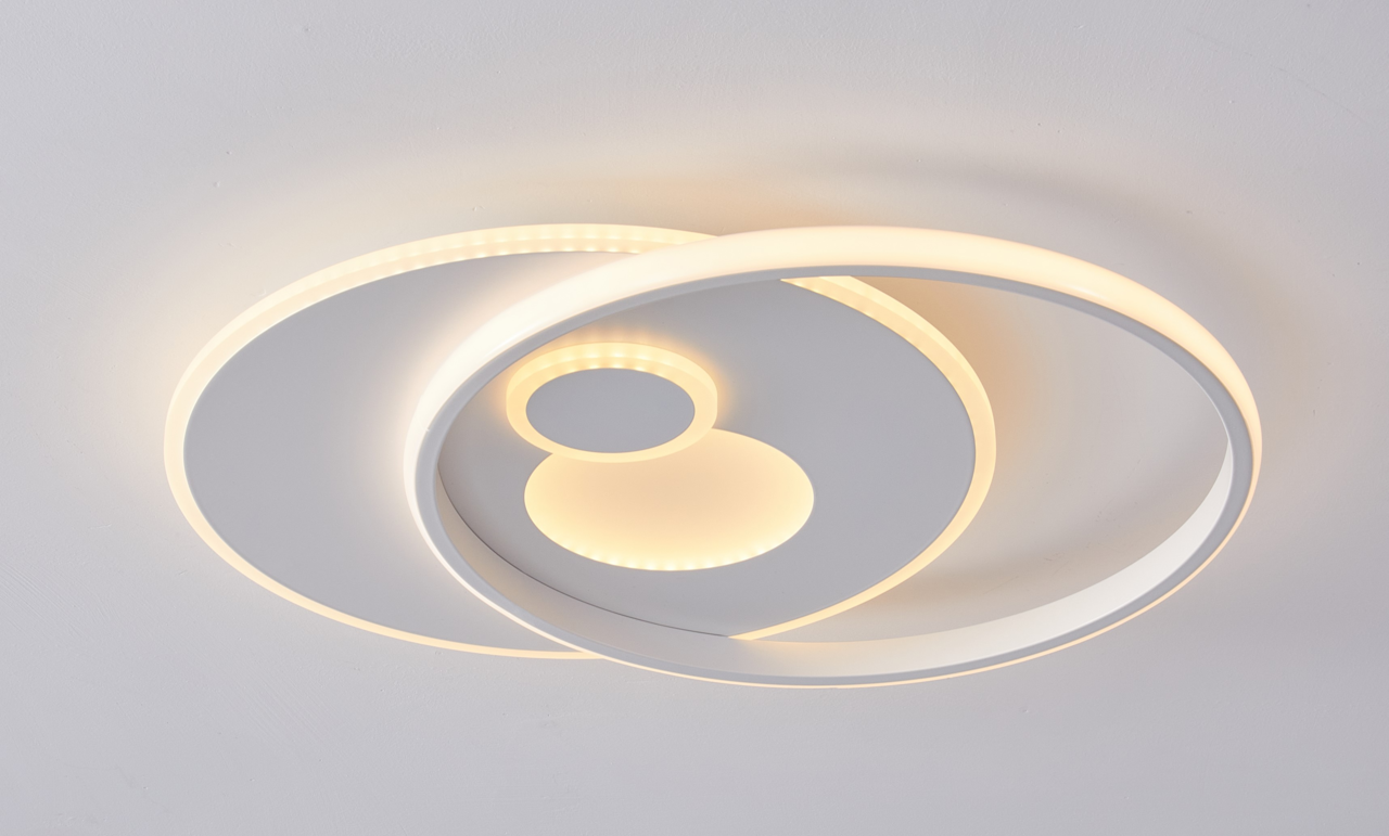 Moderne LED-Deckenleuchte mit kreisförmigem Design, seitliche Perspektive