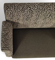 Gemusterter Sessel mit strukturiertem schwarz-beigem Stoff und dunkelgrauer Sitzfläche, Ansicht schräg von vorne links (Nahaufnahme von Rückenlehne und Armlehne)