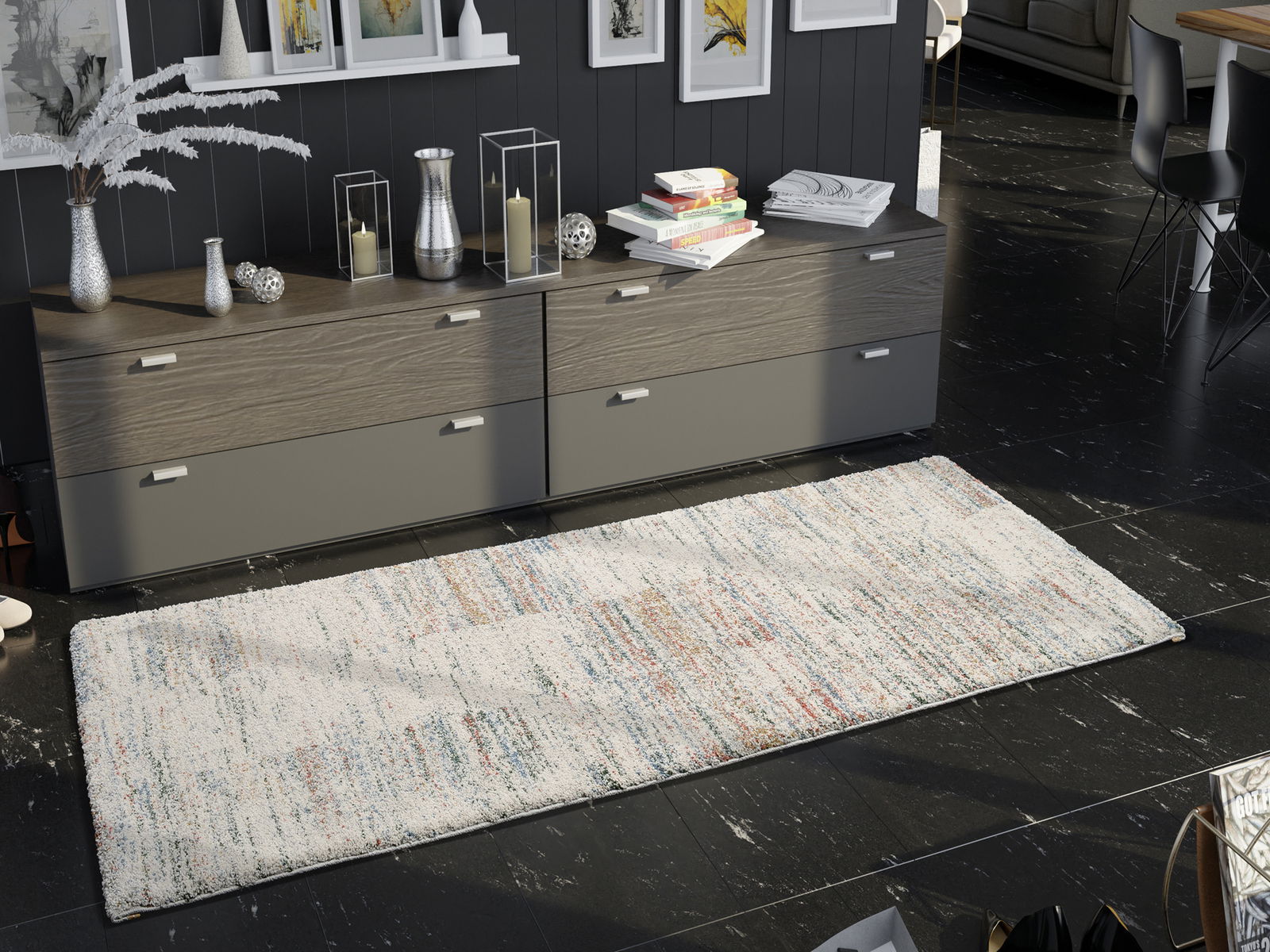 Frisé-Teppich in einem modernen Wohnzimmer, von oben betrachtet, mit einem dezenten, mehrfarbigen Muster auf dunklem Boden.