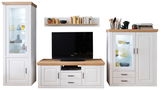 Moderne Wandkombination in heller Holzoptik mit TV-Schrank, Vitrinen und Regal, frontal betrachtet.