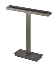 Moderne LED-Tischleuchte BEN in seitlicher Perspektive mit schlankem, rechteckigem Design und mattem Metallfinish.