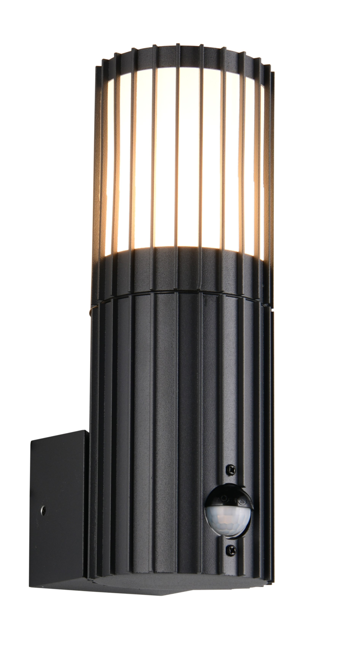 Moderne schwarze Außenwandleuchte mit vertikalen Streben und integriertem Bewegungsmelder, seitliche Perspektive