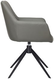 Moderner Armlehnstuhl in Seitenansicht mit grauem Lederbezug und schwarzem Metallgestell.