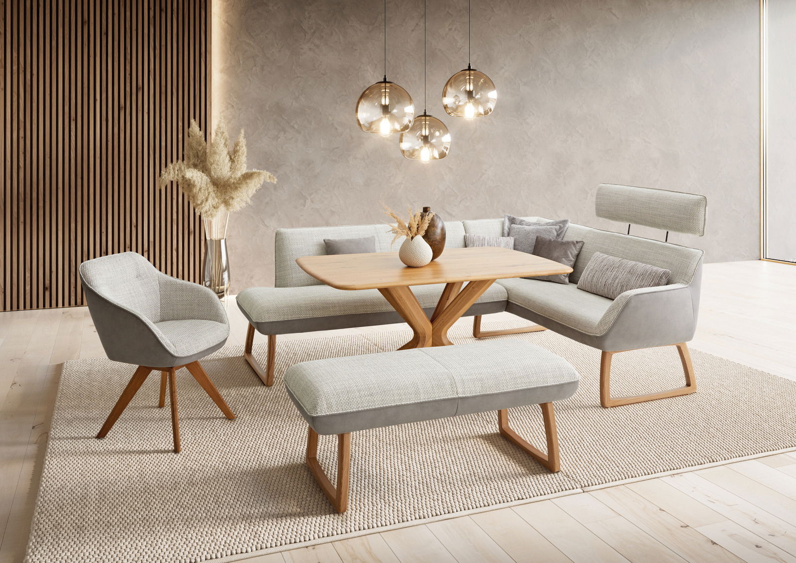 Koinor Esstisch MANILO Moderne Esszimmergarnitur mit Eckbank, Hockerbank, Sessel und Esstisch in heller, gemütlicher Umgebung. Perspektive: Frontalansicht auf die Sitzgruppe.