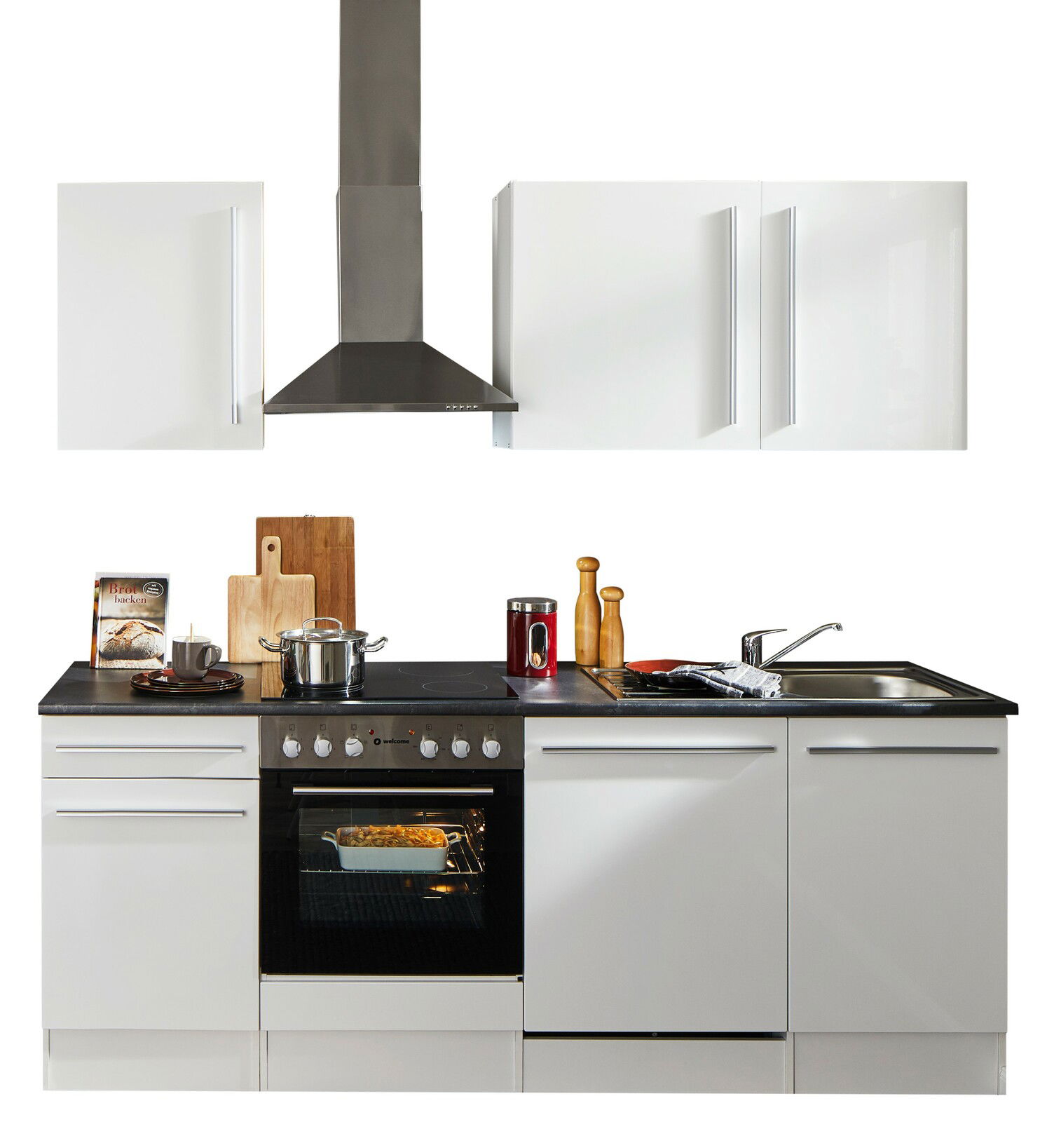 Moderne Küchenzeile in Weiß mit Herd, Dunstabzugshaube, Spüle und Hängeschränken, frontal betrachtet.