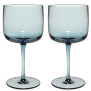 Zwei elegante Weinkelche aus der Like Ice Serie, Set aus 2 Teilen, in einer frontalen Perspektive.