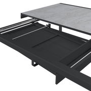 Erweiterbarer Gartentisch mit grauer Tischplatte und schwarzem Gestell, seitliche Perspektive