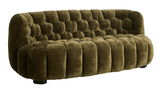 Grüne, gepolsterte Couch mit Samtbezug in Frontalansicht