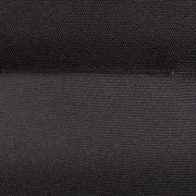 Close-up van de zwarte stoffen bekleding van een directiestoel