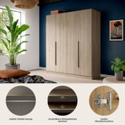 Heller Kleiderschrank in Holzoptik mit vier Türen und langen schwarzen Griffen vor dunkelblauer Wand im Schlafzimmer, Frontansicht in leichter Schrägperspektive; Detail-Icons zeigen stabile Kleiderstange, optional verstellbare Einlegeböden und stabile Met