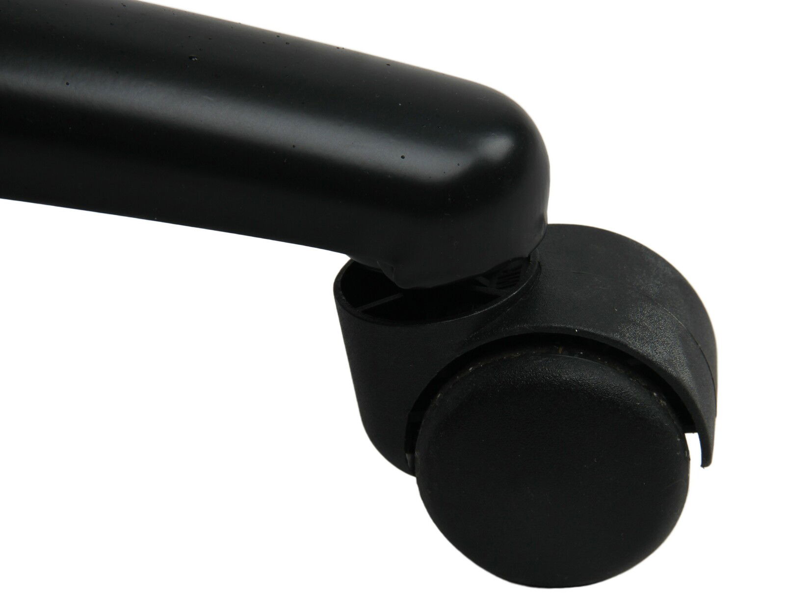 Nahaufnahme einer schwarzen Stuhlrolle eines Gaming Stuhls