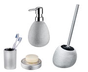 Keramik Zahnputzbecher Polaris Ju in silberner Farbe, abgebildet aus der Vorderansicht mit strukturiertem Design, zusammen mit passendem Seifenspender, Seifenschale und Toilettenbürstenhalter.